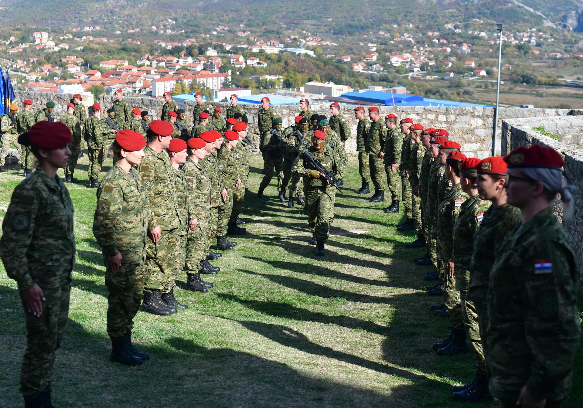 MORH zapošljava 300 vojnika i mornara, mjesto službe i u našoj županiji