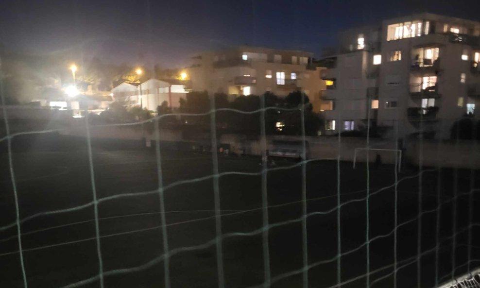 Šibeniku isključili struju i vodu. Evo u kakvim uvjetima djeca treniraju