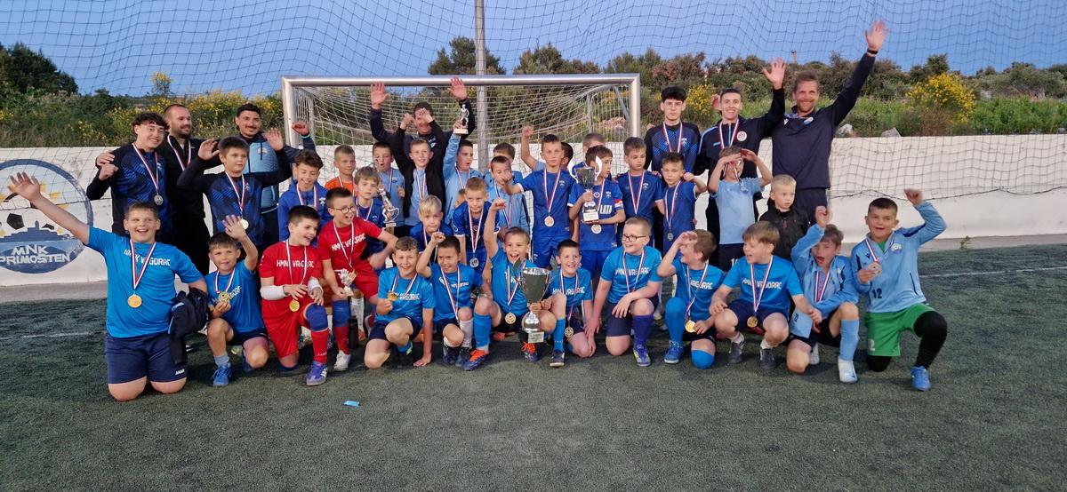 Tradicionalni malonogometni turnir U-10 u Primoštenu nadmašio očekivanja: HMNK Vrgorac slavio