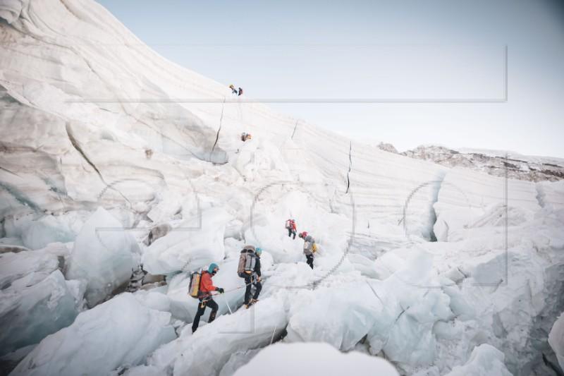 Britanac se 19 puta popeo na Everest, najviše od penjača koji nisu iz redova Šerpa