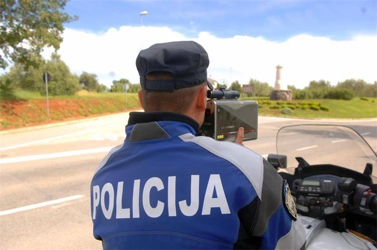 Vozačica (19) u Šibeniku upravljala vozilom pod zabranom i odbila test na droge: Sud joj odredio zatvor