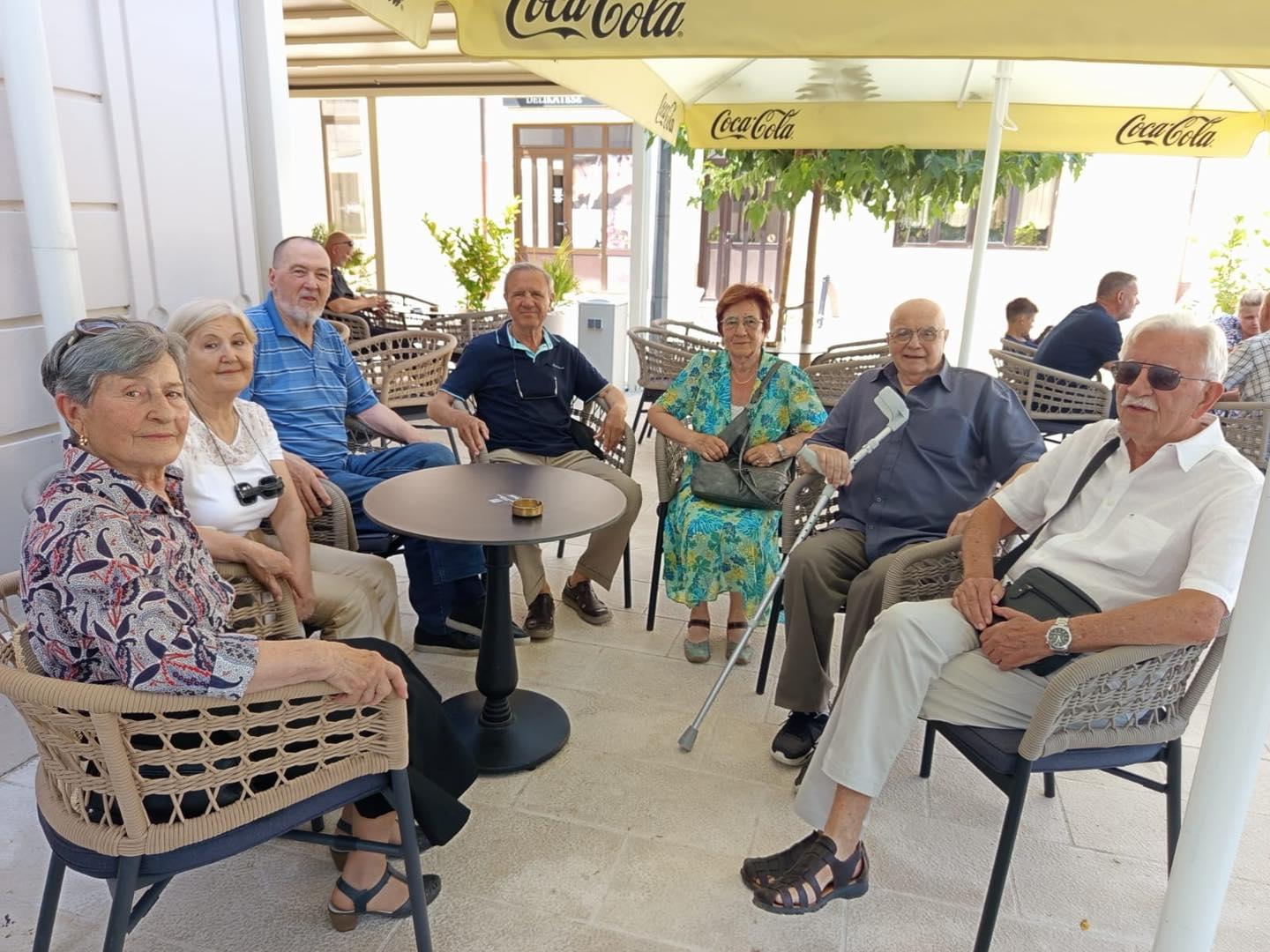 Prva generacija drniških gimnazijalaca proslavila 60 godina mature