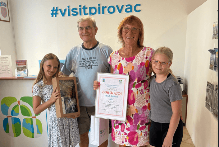 Obitelj Sedlaček iz Češke 15 godina ljetuje u Pirovcu: Turistička zajednica im zahvalila na vjernosti