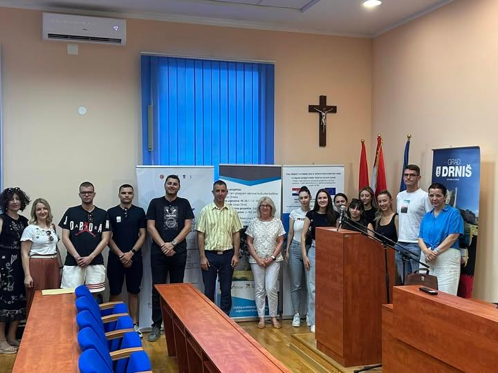 Grad Drniš i ovog ljeta zapošljava studente u gradskim ustanovama
