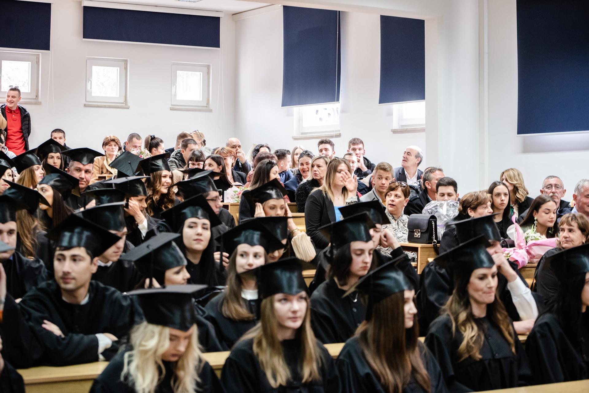 Pogledajte brojke: S kojom diplomom se najlakše zaposliti, a koja donosi najbolju plaću?
