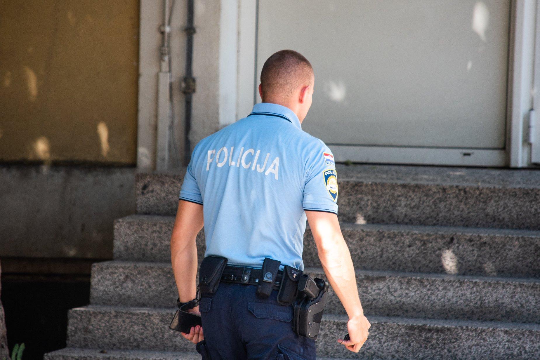 Strani policijski službenici i ovog ljeta  u našoj županiji u akciji ‘Sigurna turistička sezona’