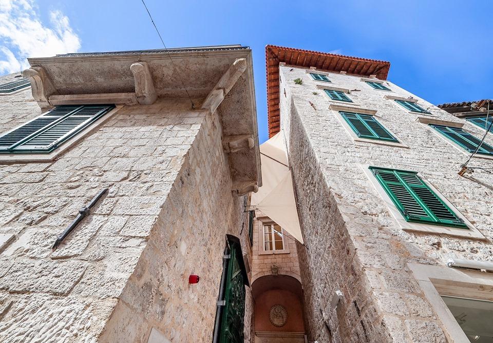 Večeras otvorenje izložbe 'Pasteli i terakota'
