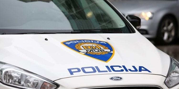 Unatoč zabrani vožnje, 67-godišnji vozač pokušao preći granicu na Strmici. Policija ga uhitila