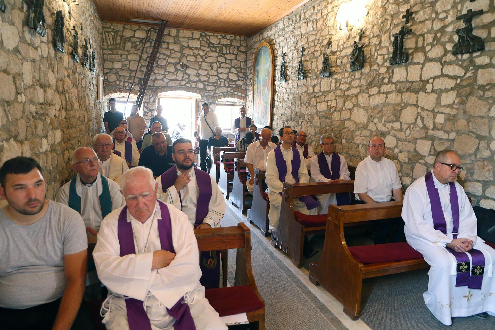 Svećenici Šibenske biskupije okupili se u Primoštenu