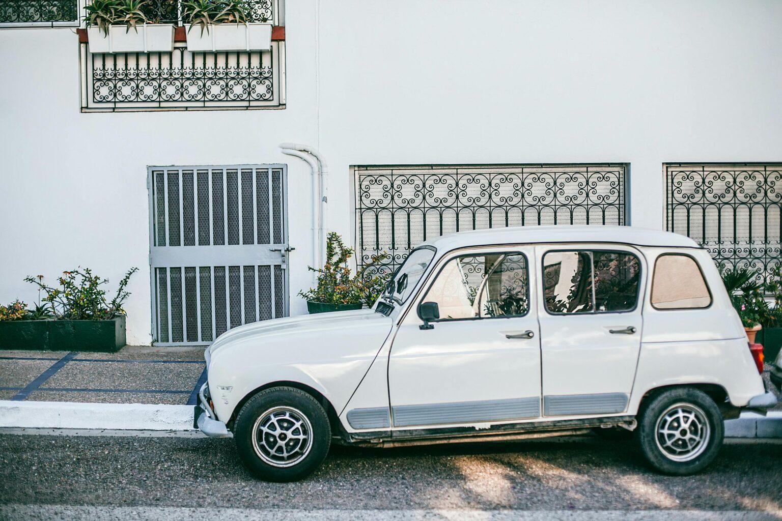 Postoji grad u kojem su dozvoljeni samo bijeli automobili, a ako su prljavi slijede kazne