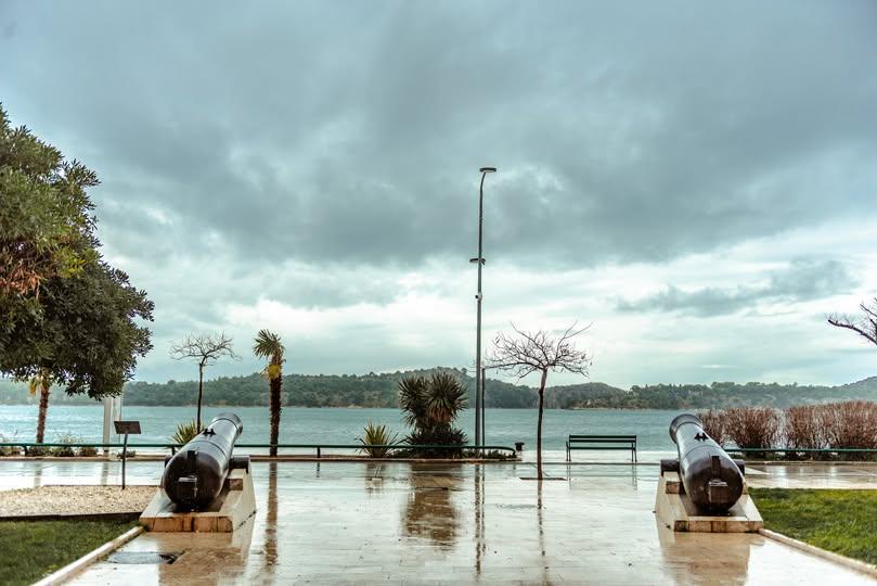 Ujutro kiša, poslijepodne prestanak oborina i razvedravanje