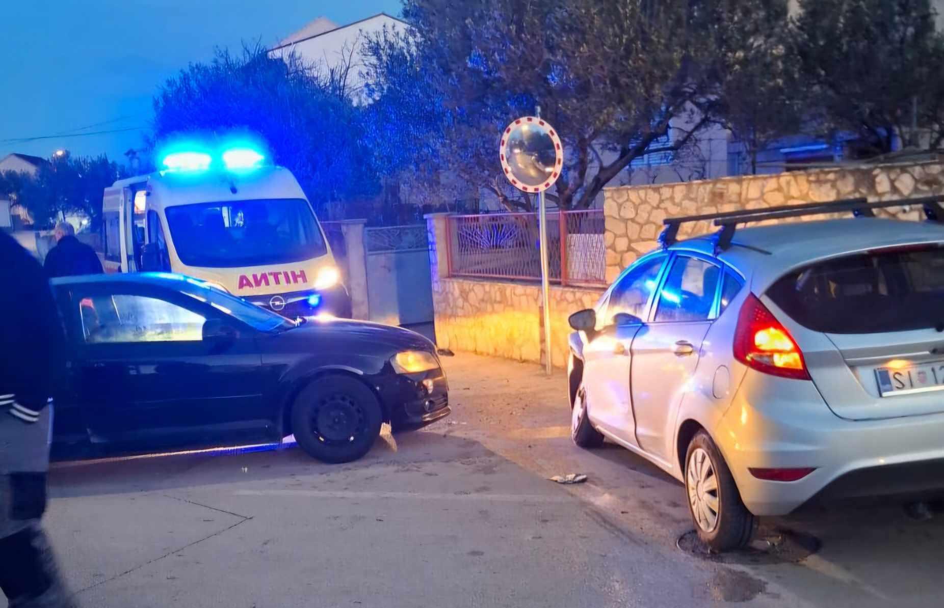 Sudarila se dva automobila u Ražinama