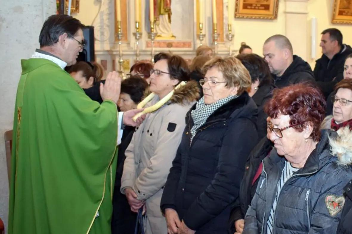 Znate li što je grličanje i zašto se taj obred održava baš na blagdan sv. Blaža?