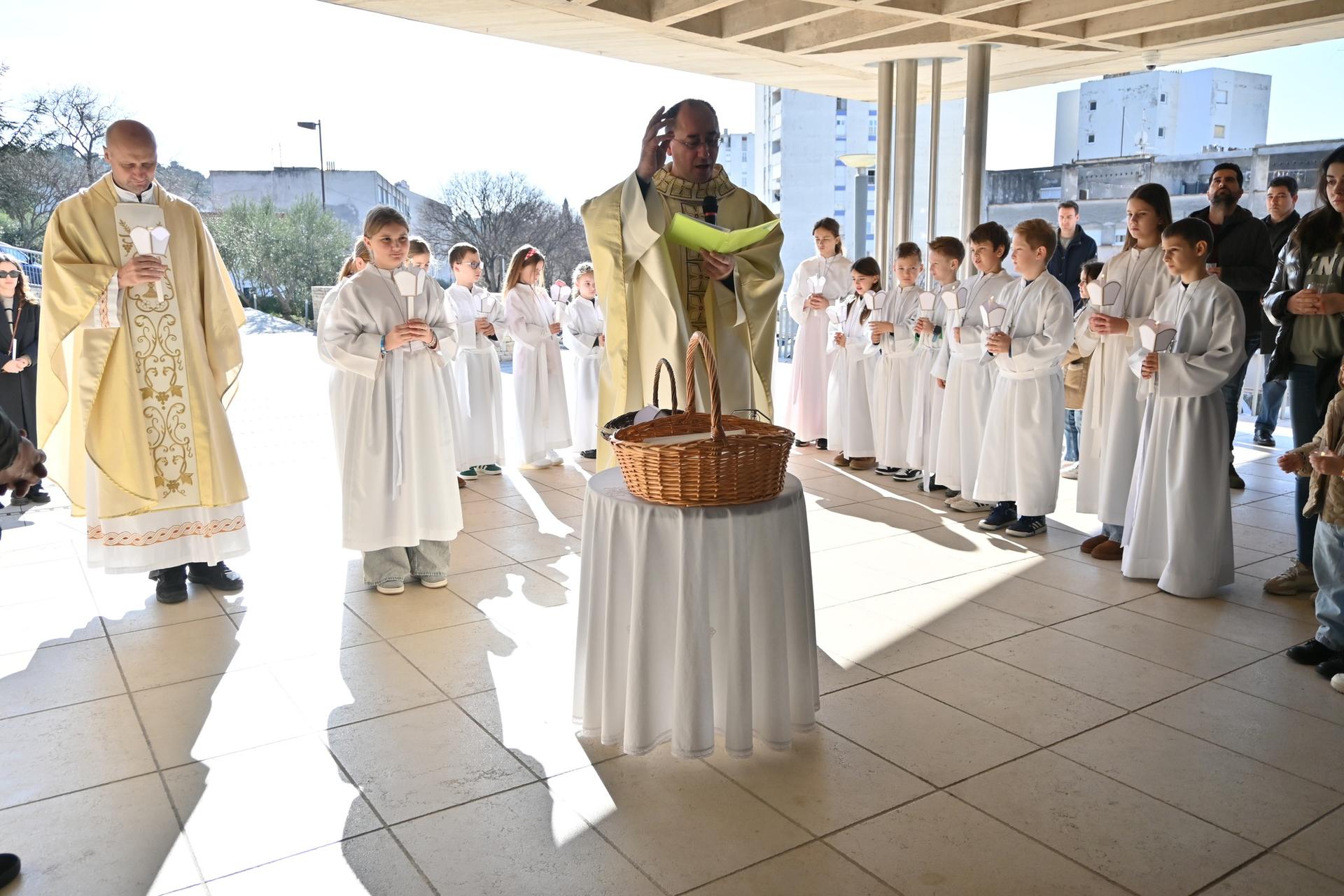 Na Šubićevcu proslavljena Svijećnice, propovijedao misionar iz Ugande