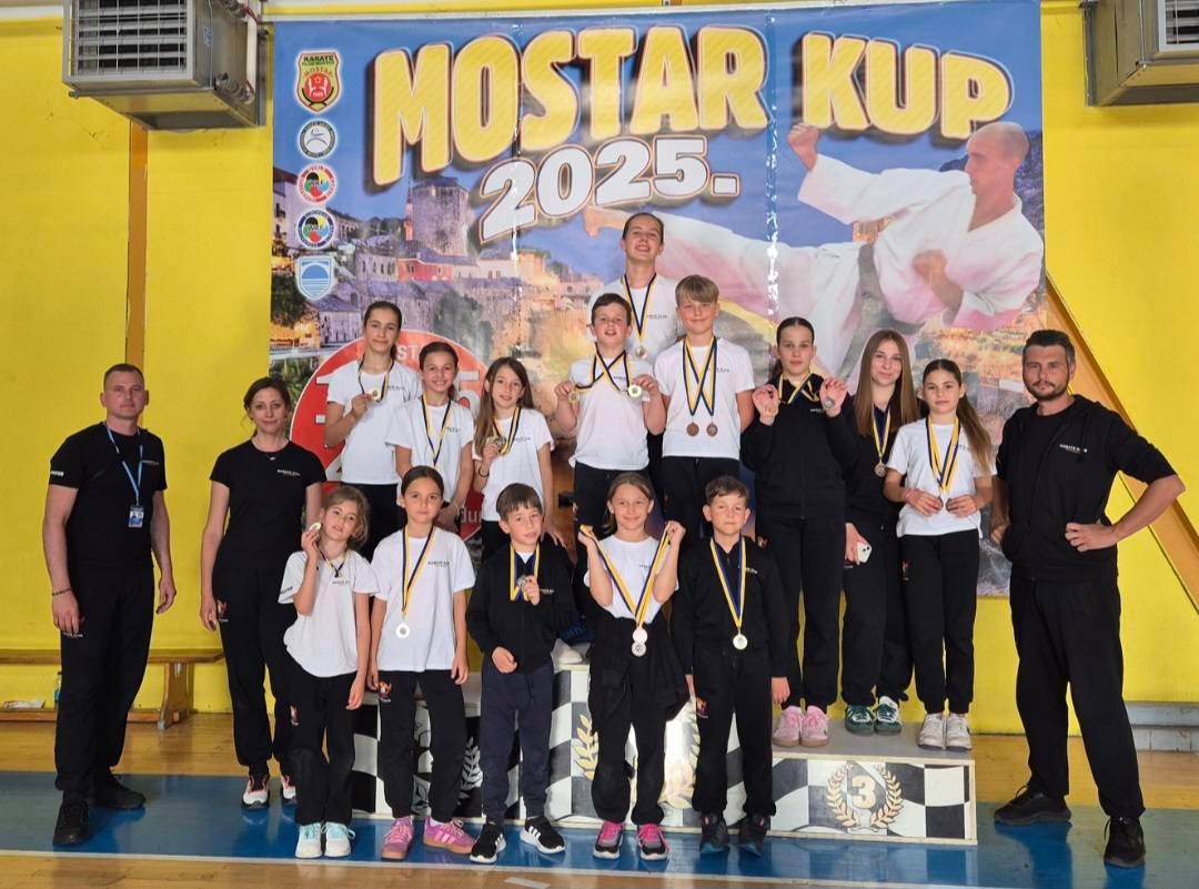 Karatašima Phoenixa 20 medalja na 'Mostar Kupu'