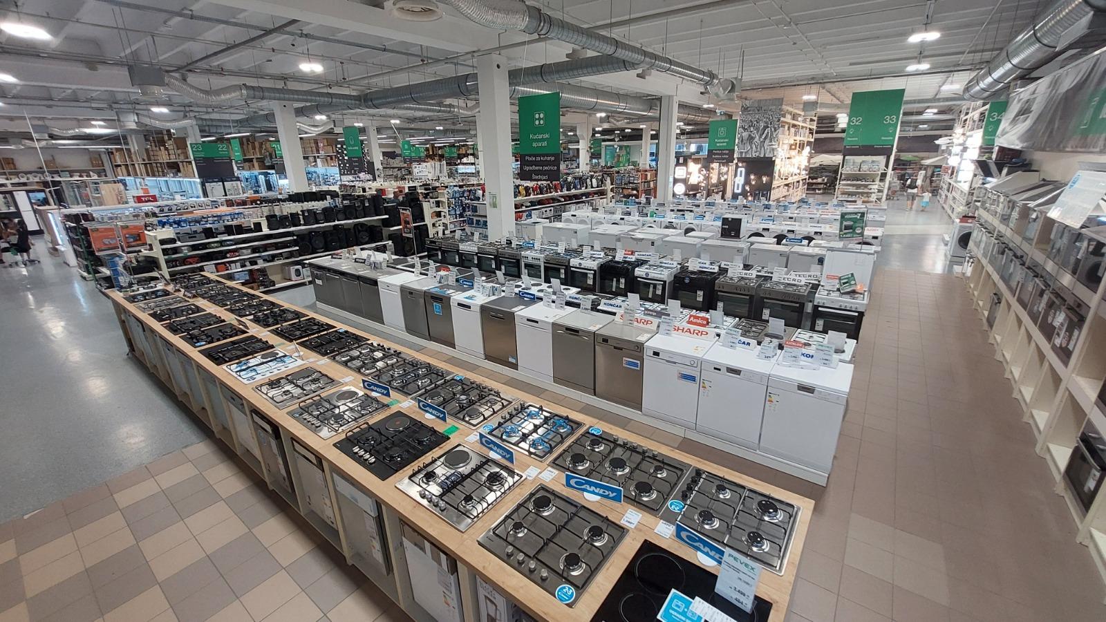 FOTO PEVEX u Šibeniku slavi rođendan i časti kupce s 15 posto popusta!