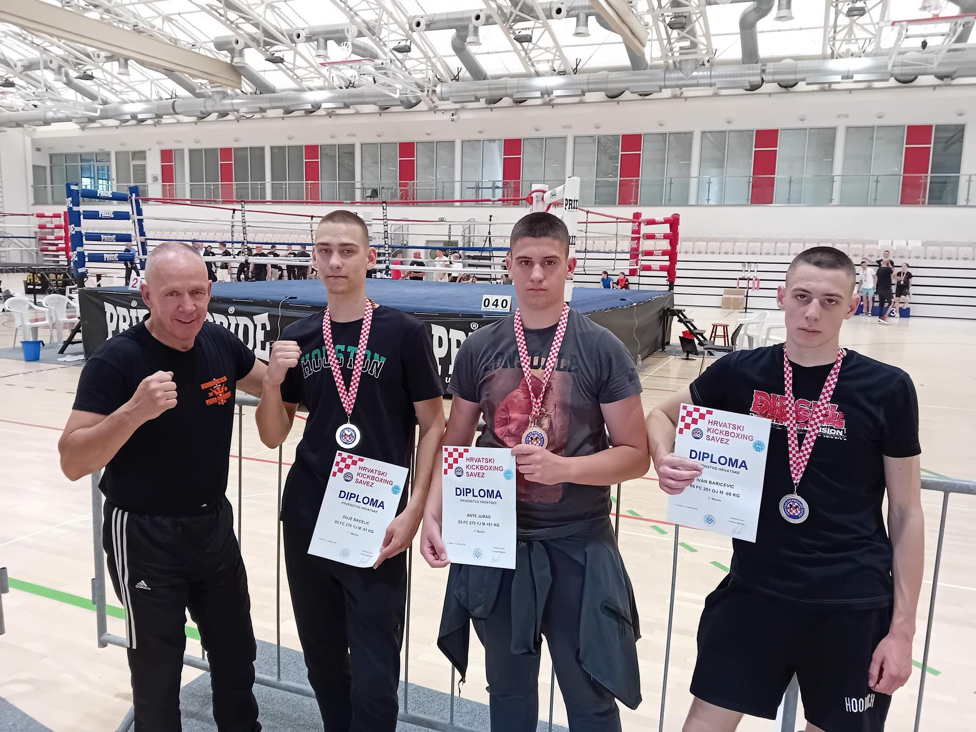 Članovi Kickboxing kluba Petar Krešimir IV osvojili tri medalje na Prvenstvu Hrvatske