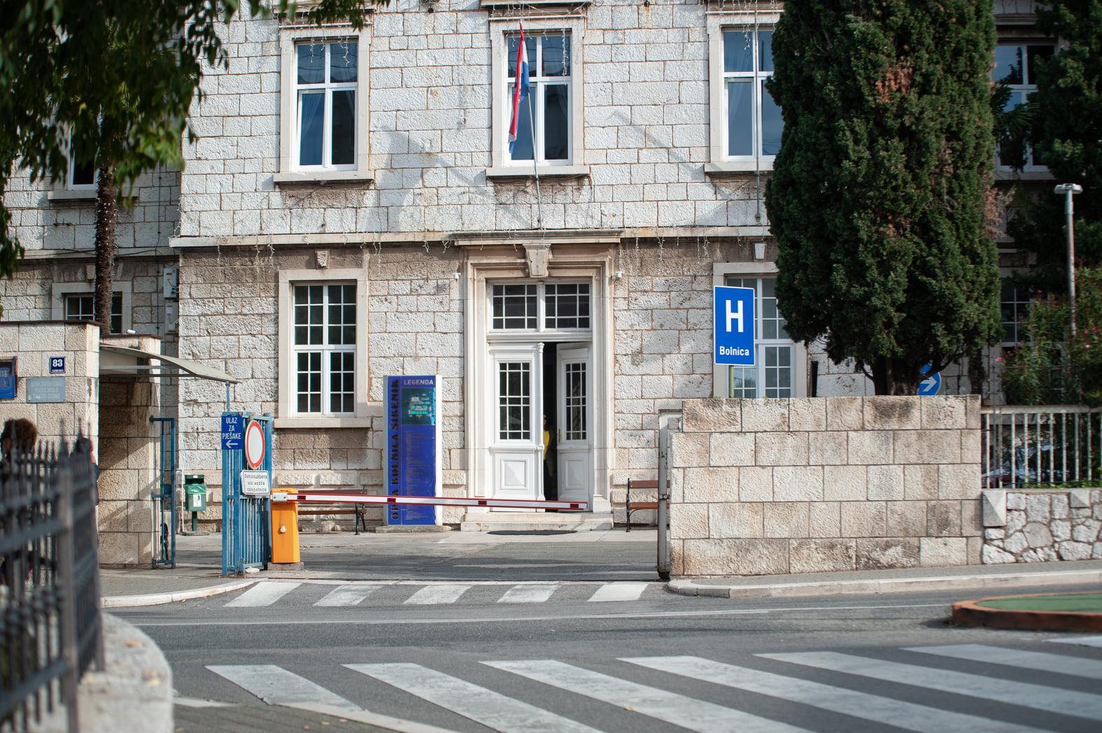 Novim pravilnikom liječnici će smjeti raditi kod privatnika tek nakon pet godina staža