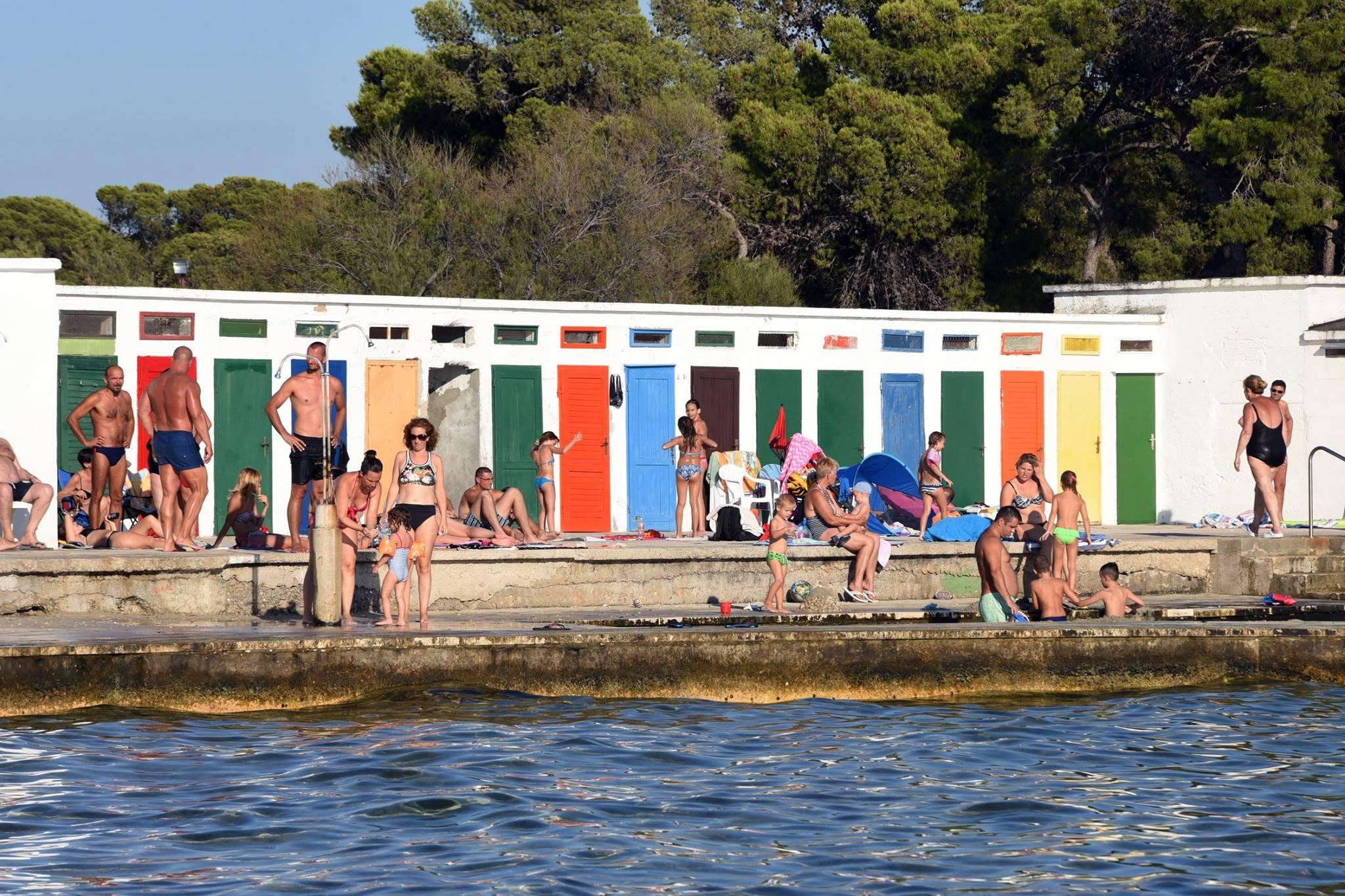 'Ne kužim situaciju na Jadriji': Turistkinja 'istjerana' iz hlada kod kabina, iz Grada pojasnili i otkrili planove