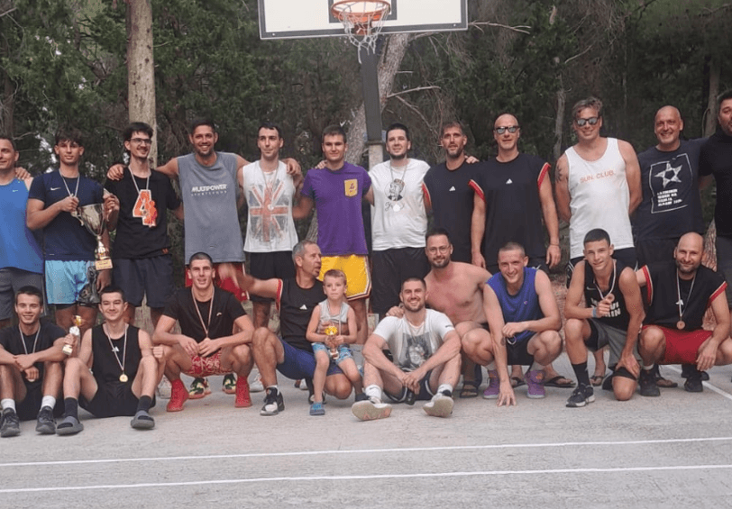 'Momci s Draženovog' prvi na basket turniru Malpaga