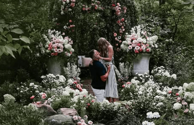 Udaje se Taylor Swift: Objavila fotografije bajkovitih zaruka s Travisom Kelceom