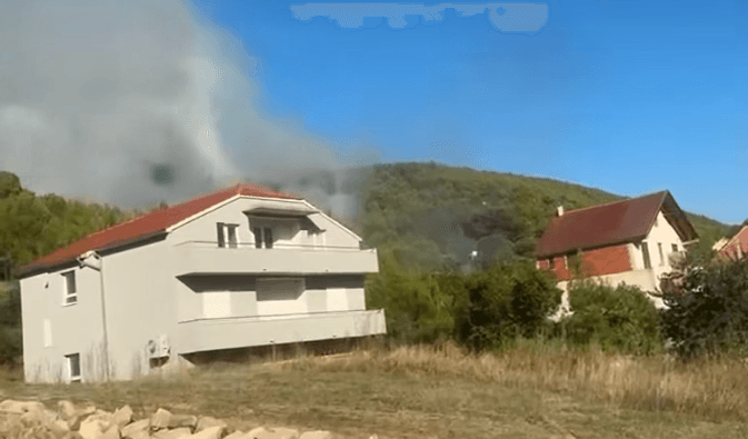 Lokaliziran požar u Pavasovićima, pomagale i zračne snage