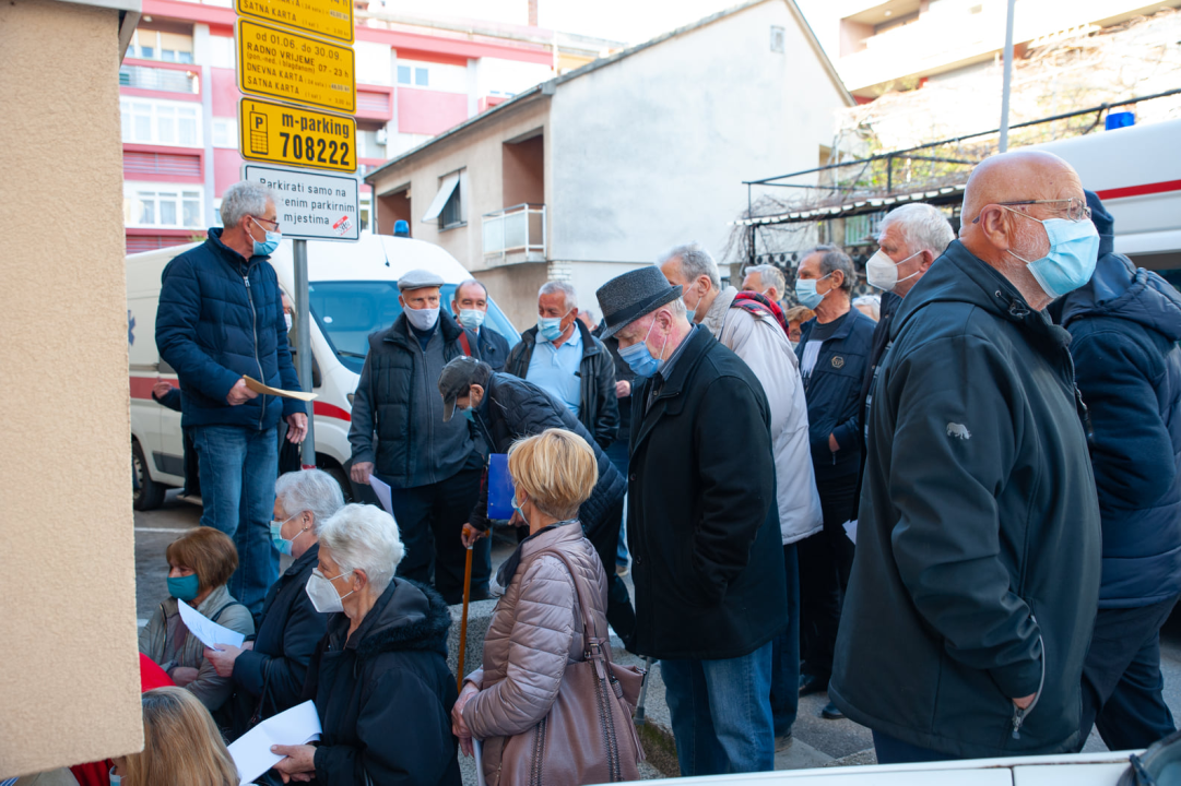 Na Baldekin po svoju dozu ide 480 ljudi: Bivša medicinska sestra Ana Paić prva je cijepljena protiv covida
