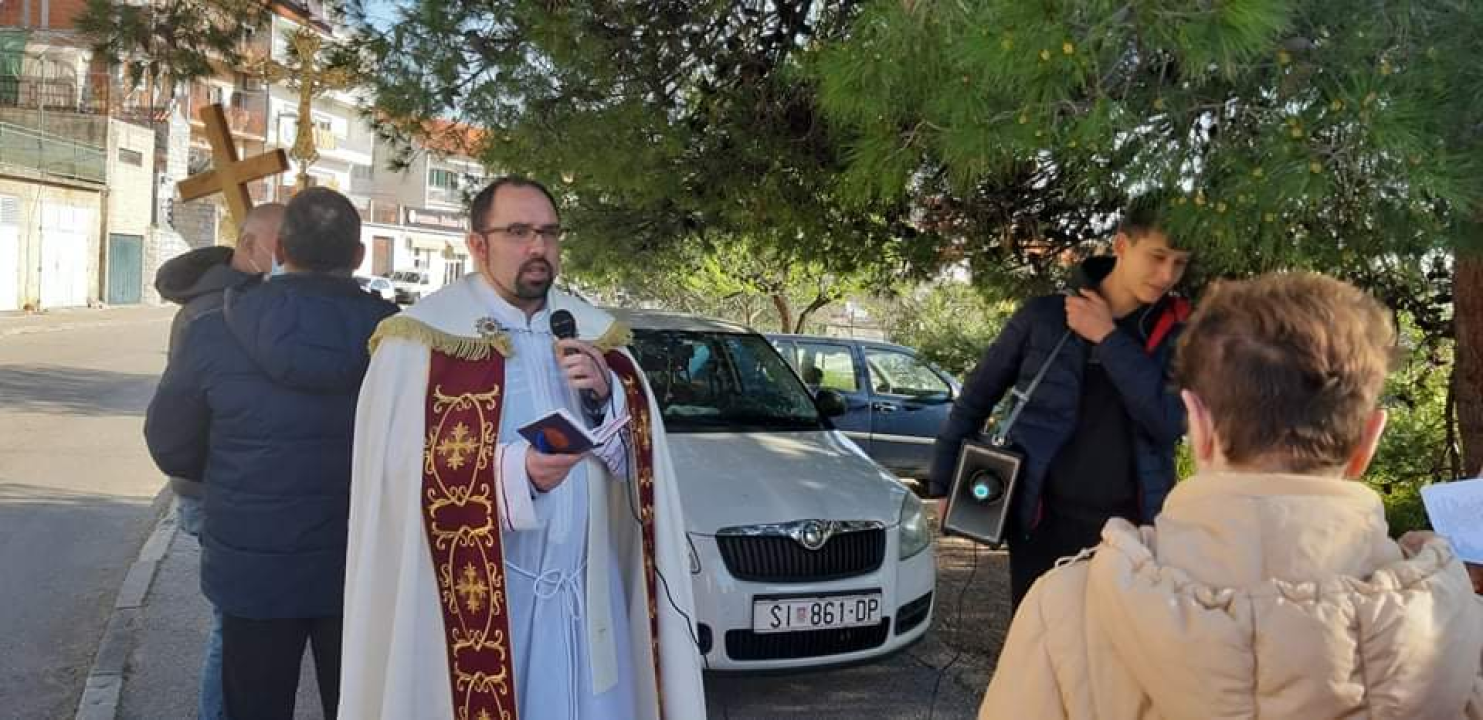 Na Vidicima održan Križni put od crkve sv. Petra do crkve sv. Mare