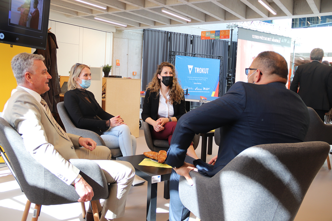 Digitalni nomadi, open space, coworking, deep dive, javascript, blockchain, meet up i Burićev posjet 