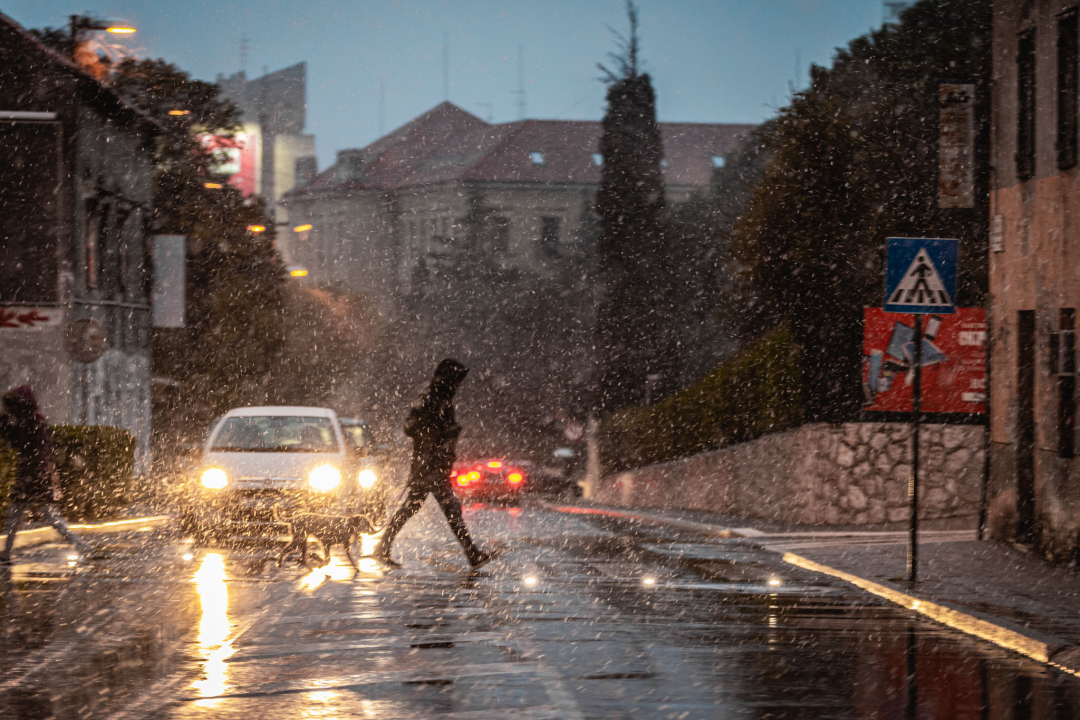Već je debelo proljeće, a u Šibeniku pada snijeg: Zadnji put tako je bilo 2018. godine 