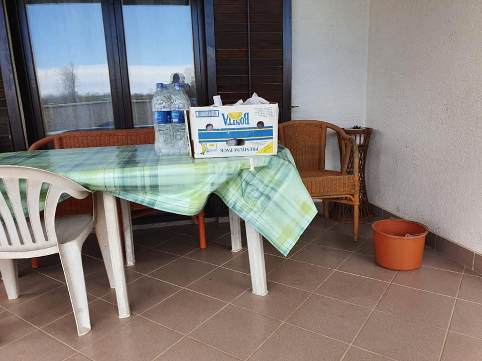 Volonteri vodičkog Crvenog križa  odvojili svoje vrijeme za druge i pet dana pomagali stradalima u potresu