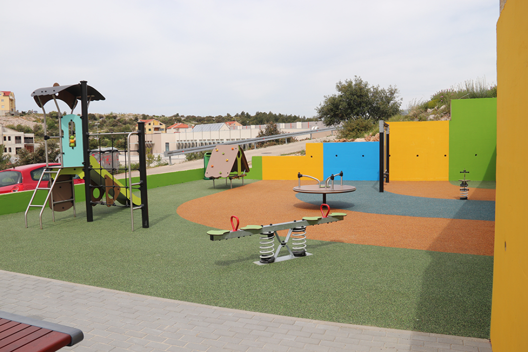 Meterize, Vrpolje, Ražine, Vidici: Završeni radovi na još četiri dječja igrališta u gradu