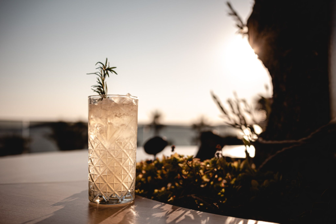 Priuštite si prekrasne trenutke na prozračnoj terasi Pomalo Bistro &amp; Bara u Žaboriću! 