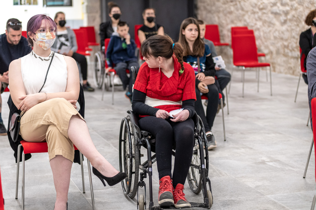 Održano prvo predavanje inkluzivnog vertikalnog plesa u sklopu platforme 'Tamna strana mjeseca'