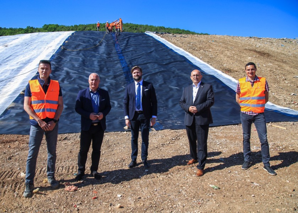 Radovi na sanaciji odlagališta otpada u Drnišu gotovi do kraja ljeta: Ministar Ćorić u obilasku