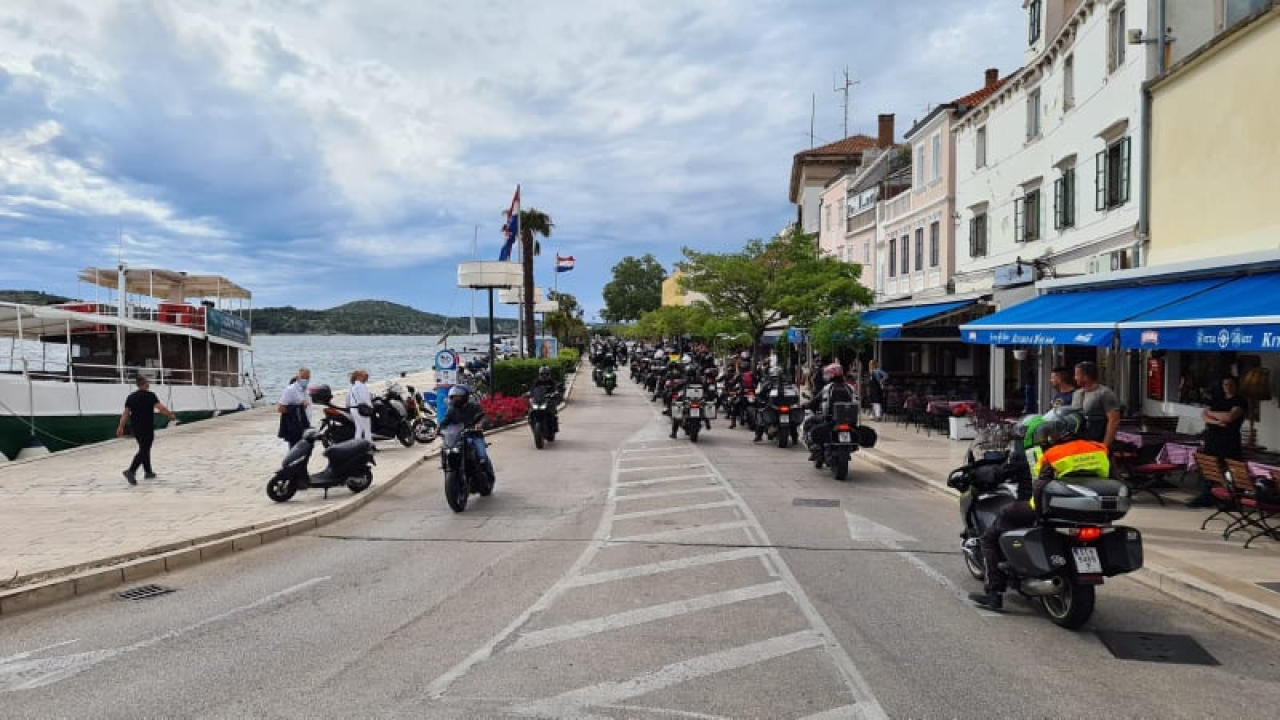 Preko 500 motora protutnjalo Šibenikom: Jadranska magistrala kao stvorena je za bajkere 