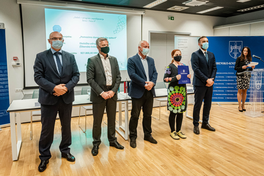 Aladrović podijelio 12,5 milijuna kuna za nezaposlene žene,  starije i nemoćne: Burić najavio Centar za socijalnu skrb u upravnoj zgradi TEF-a 