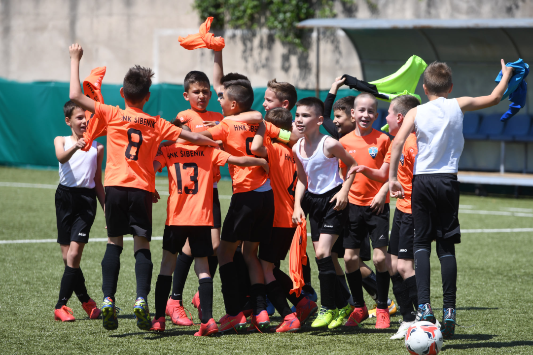 'Špigete' iz HNK Šibenik prvaci županije: 'Nadam se da će u pobjedničkom ritmu nastaviti i nakon ljeta'   