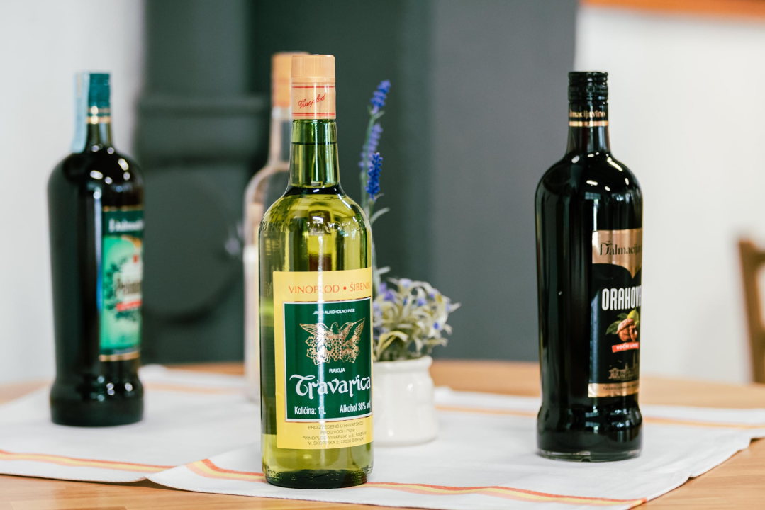 Taste Like Dalmatia: Još danas imate priliku kušati vrhunska vina, maslinova ulja i craft pive, a u subotu na šibenskoj rivi čekaju vas pidoče i debit!