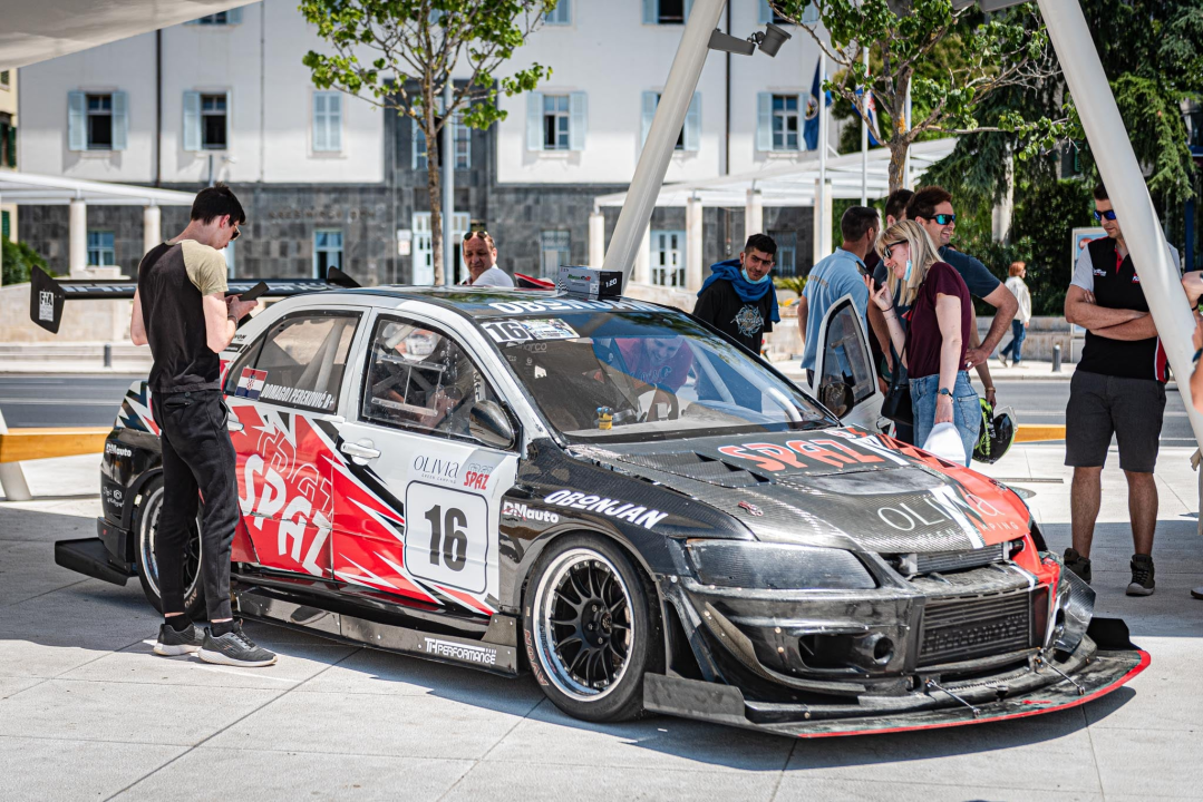 Za 15. Nagradu grada Skradina rekordan broj prijava: Na stazi će se okušati otac i kći Smrdelj, on u formuli, ona u Yugu  