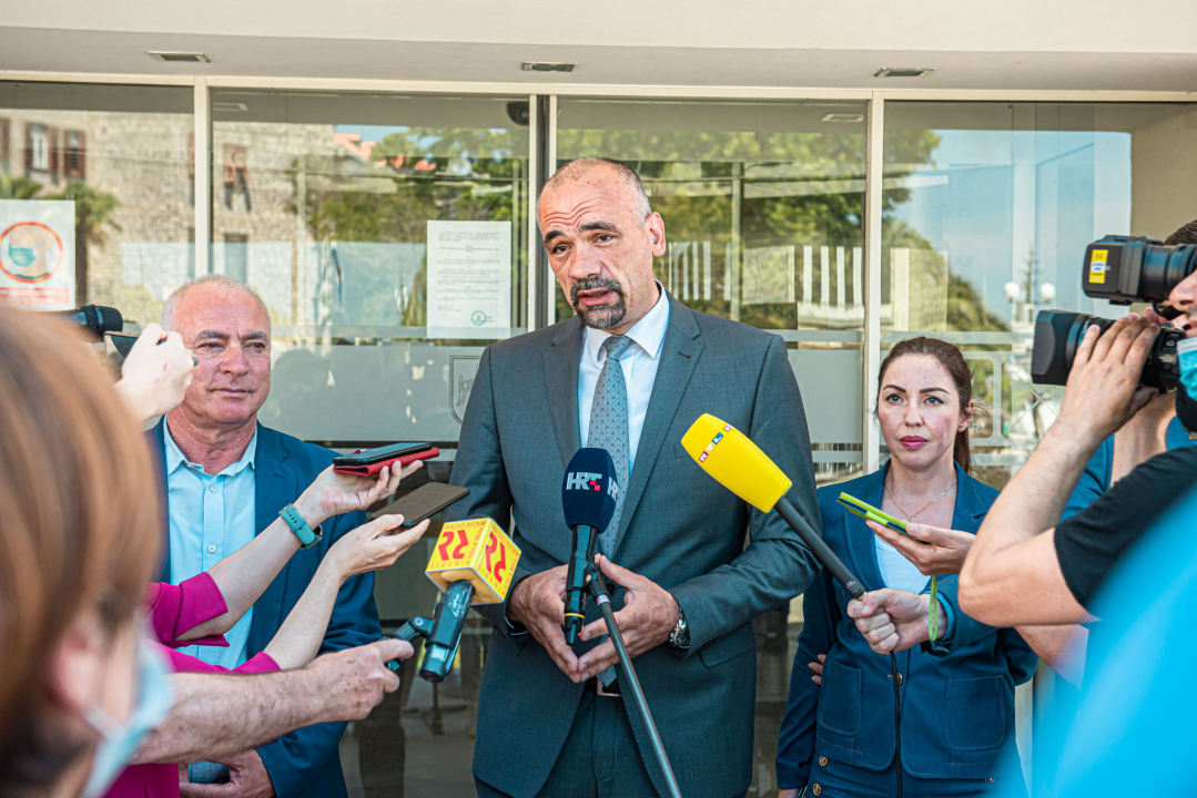 Goran Pauk predao vlast novom županu Marku Jeliću: 'S poslom krećemo odmah' 