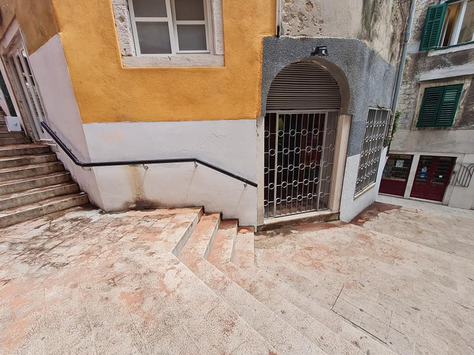 Još danas zaobilazite skale na Dobriću: Proliveno ulje noćas će počistiti Zeleni grad