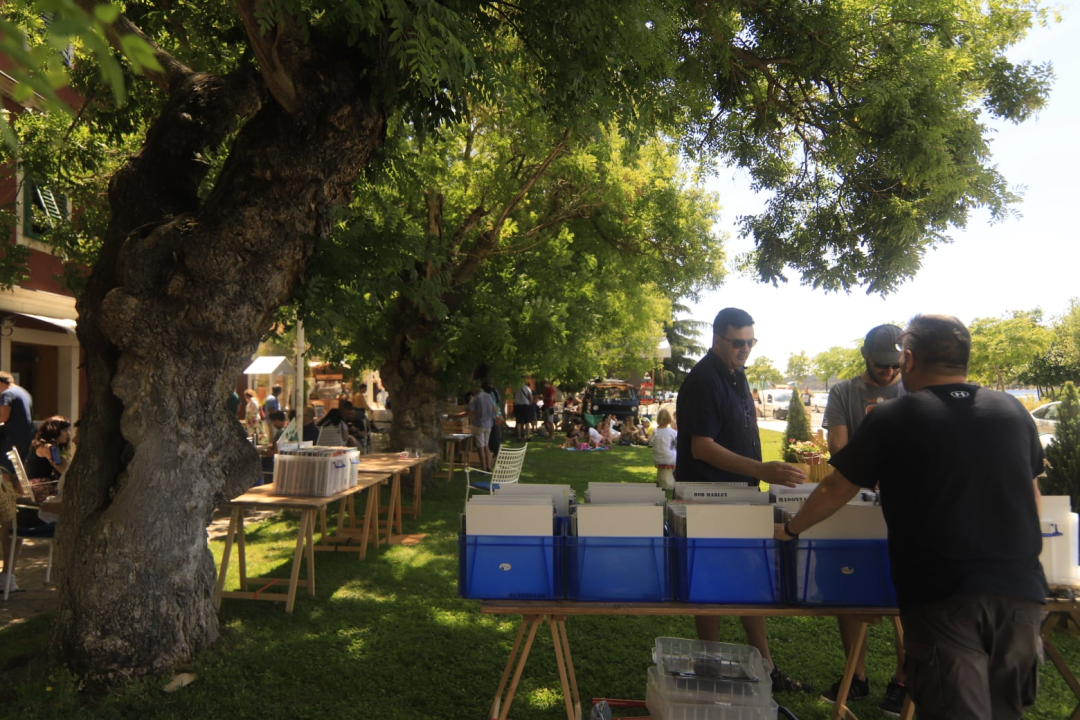 Ako ste slučajno propustili Long Play Day, nemojte Je Veux