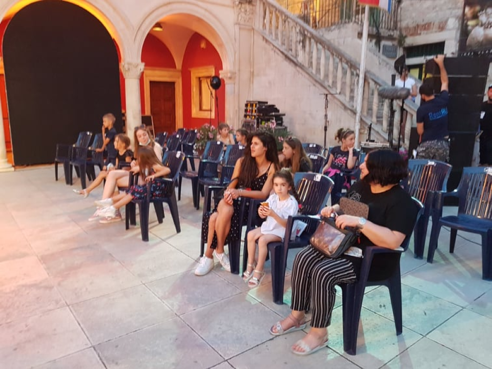 Ekipa iz A strane oduševila i djecu i roditelje: 'Ovi ljudi su vrhunski glazbenici, uživam ih slušati' 