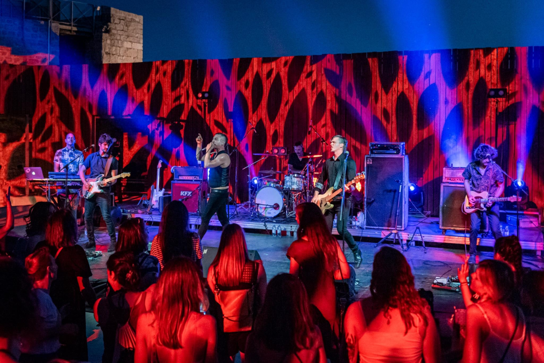 Ekipa na tvrđavi plesala je sinoć na Nipplepeople i Jonathan: Pogledajte atmosferu    