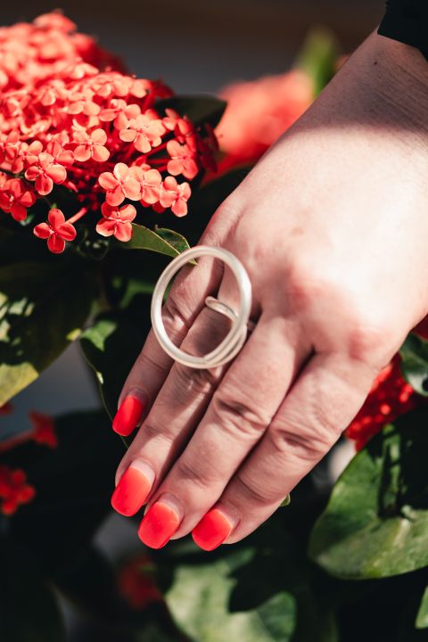 Ljeto u Galeriji Juraj Dalmatinac u znaku veselih riba, bezvremenskog nakita i poznatih umjetnika!