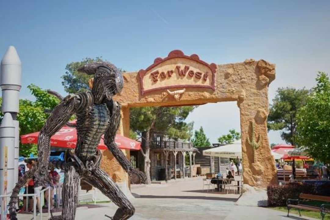 Put u svemir, na Divlji Zapad i vožnja kroz Jurski park čekaju vas u Fun Parku Biograd! 