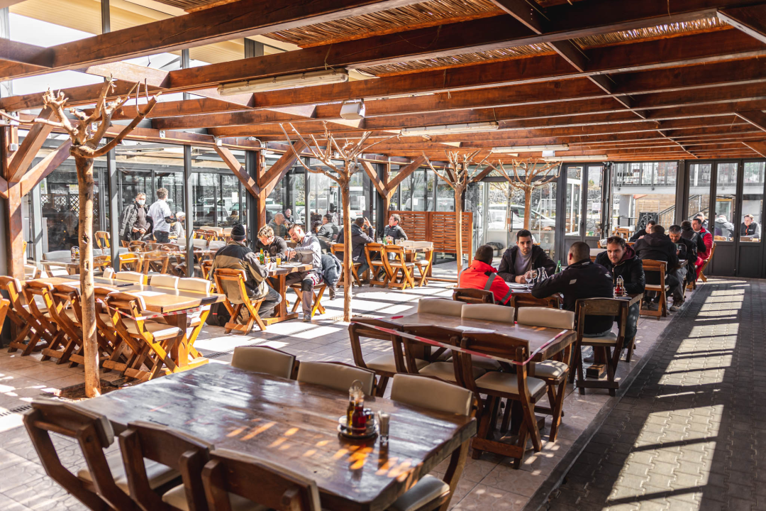 U Antinom Guštu omastite brk slasnim jelima ispod peke ili s ražnja!