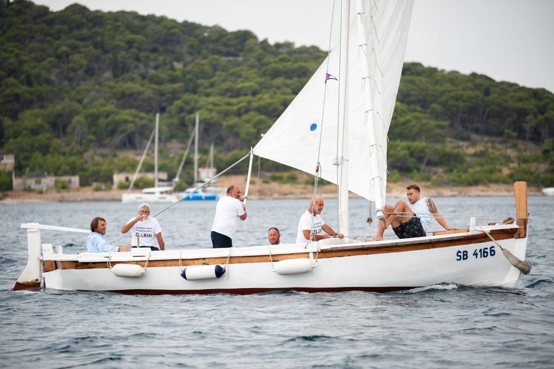 Pogledajte spektakularne kadrove zlarinske regate na latinsko jedro