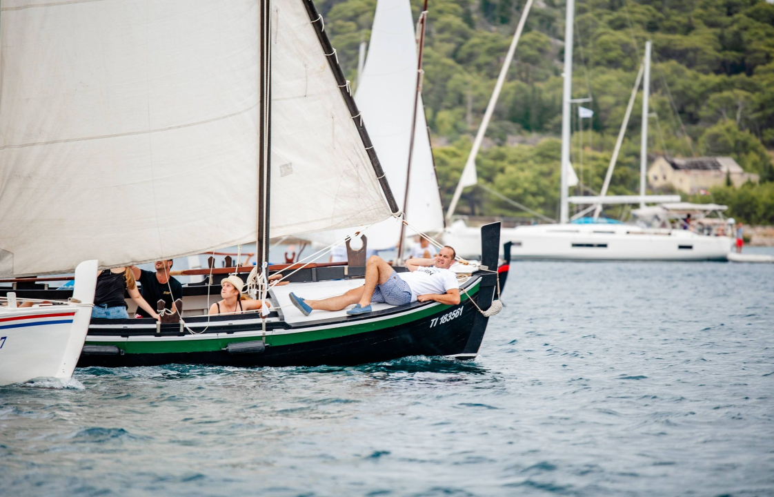 Pogledajte spektakularne kadrove zlarinske regate na latinsko jedro